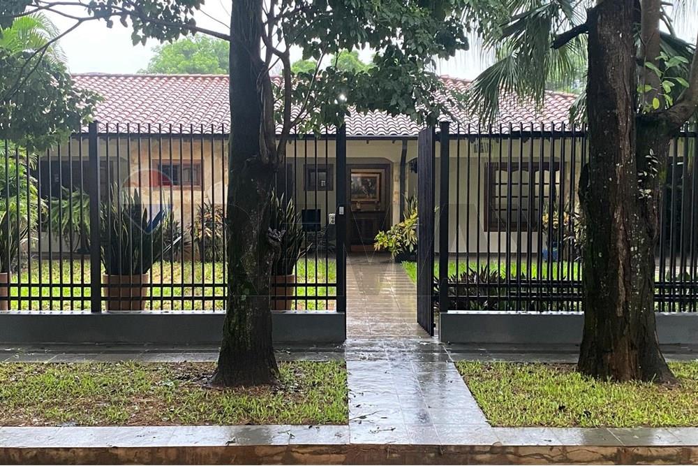 Casa - Alquiler - Luque, Paraguay — foto 3