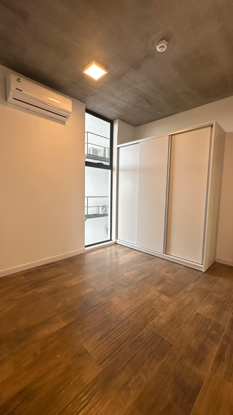 ALQUILO DEPARTAMENTO A ESTRENAR 2 DORM - BARRIO LAS MERCEDES — foto 3