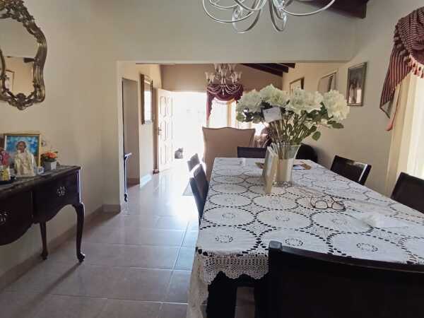 VENDO CASA DE DOS PISOS EN LIMPIO ZONA LUISITO — foto 3