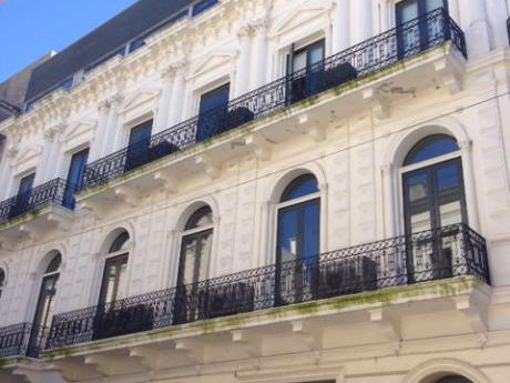 Alquiler De Oficina En Ciudad Vieja Frente Al Puerto