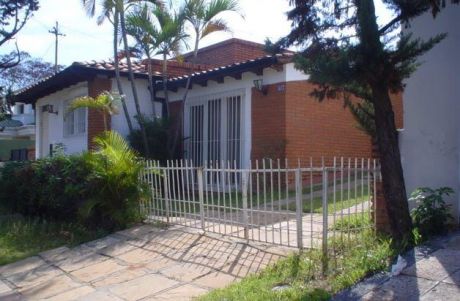 Vendo Casa Zona Av. Feliz Boga, Detras Del Stock.