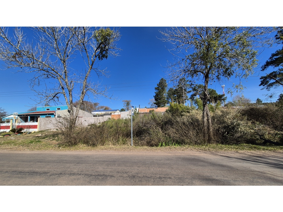 VENDE TERRENO DE 338 M2 CON CONSTRUCCIONES - LAGOS DEL NORTE - foto 3