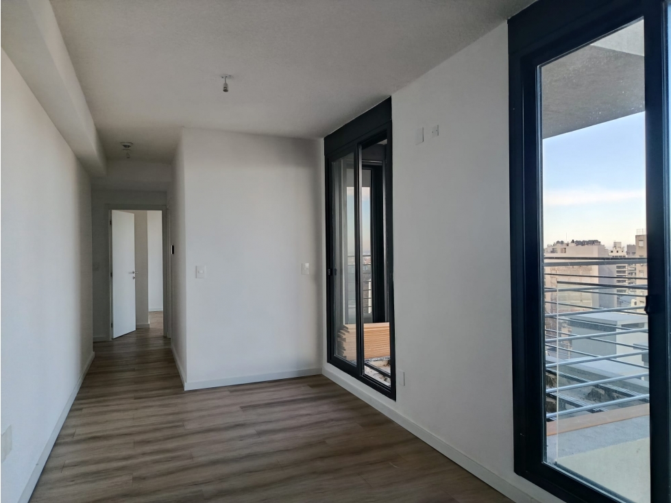 ALQUILA APARTAMENTO PISO 12 CON PARRILLERO