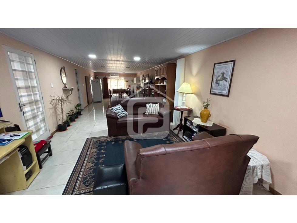 VENDE CASA 1 DORMITORIOS, APARTAMENTO, BARBACOA Y GARAJE
