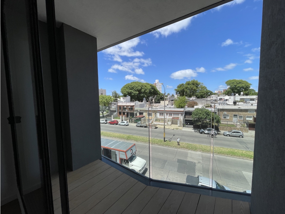 APARTAMENTO 2 DORM. AL FRENTE con TERRAZA.  LA BLANQUEADA