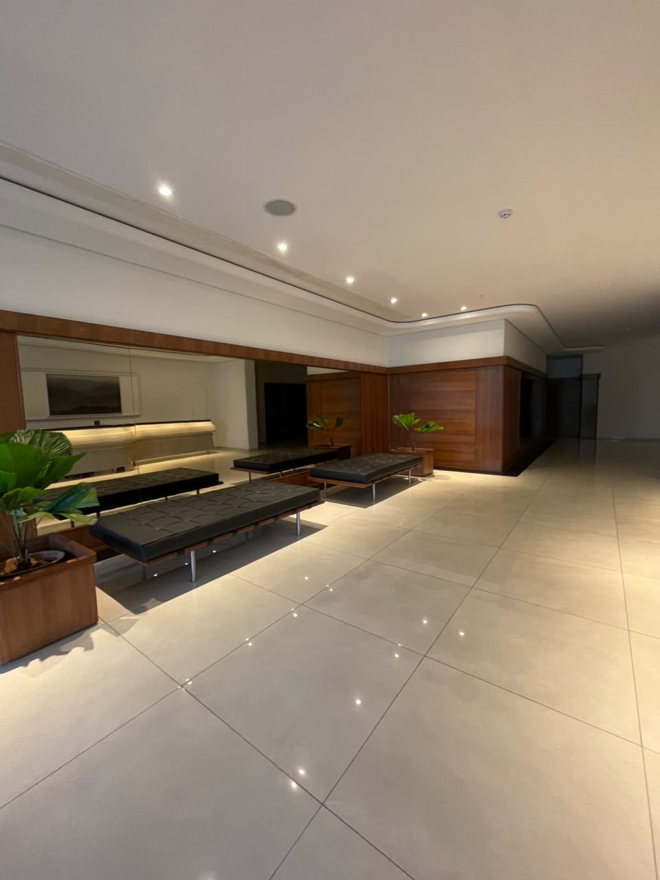 ZONA MBURUCUYA EN ALQUILER AMPLIO DEPARTAMENTO — foto 3