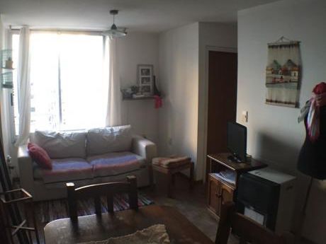 Tres Cruces 1 Dorm. Garage Fijo, Vigilancia 24 Horas.