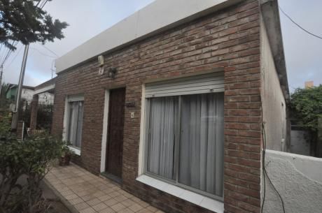 Casa De Tres Dormitorios Y Gran Terreno En Minas