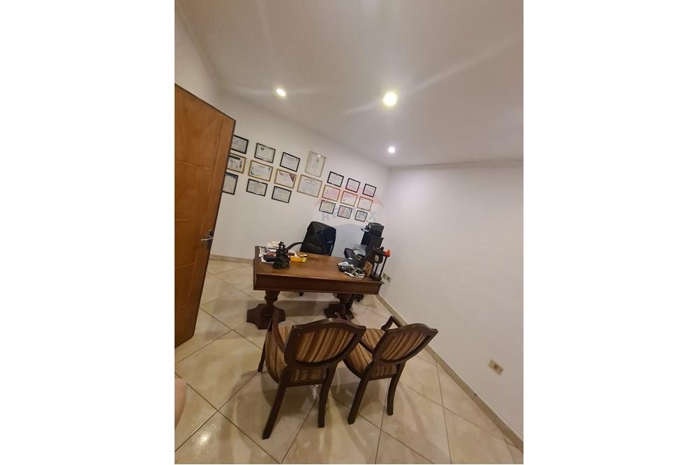 ALQUILO LOCAL COMERCIAL MODERNO — foto 3