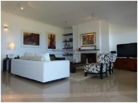 Apartamentos En Playa Mansa: Lpc13312a