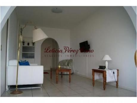 Apartamentos En Playa Mansa: Lpc13618a