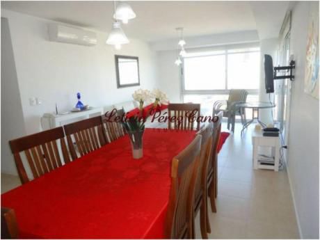 Apartamentos En Playa Mansa: Lpc14055a