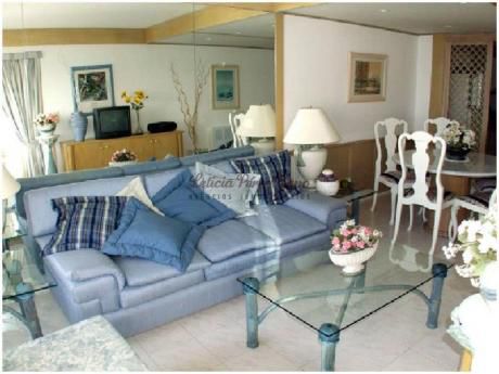 Apartamentos En Playa Mansa: Lpc14196a