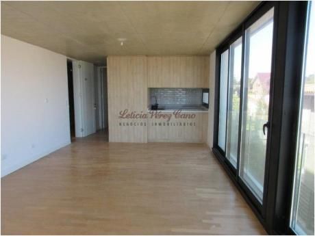 Apartamentos En Playa Mansa: Lpc14273a