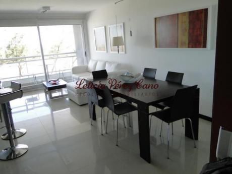 Apartamentos En Playa Mansa: Lpc17722a