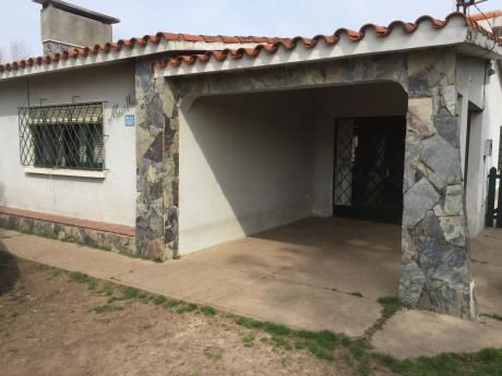 Chalet Con Barbacoa Tipo Apto.