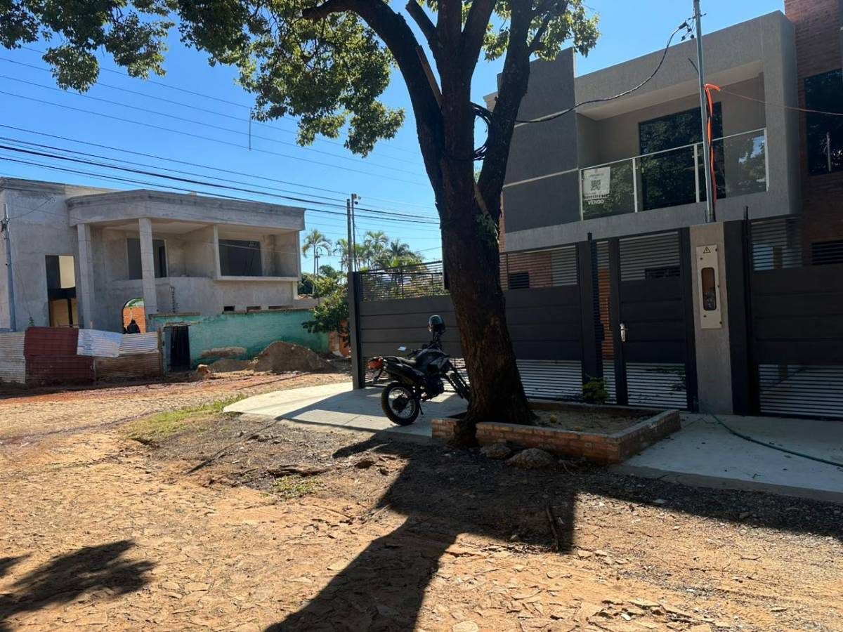 En venta hermoso duplex en Fernando de la Mora – Zona Norte — foto 2