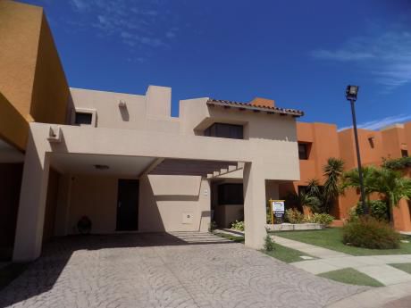 Casa En Alquiler Condominio Hacienda II, Av. Beni Entre 5to Y 6to Anillo