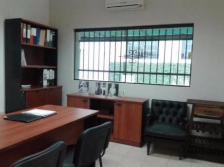 Alquilo Oficinas En Complejo Sobre Gral. Santos