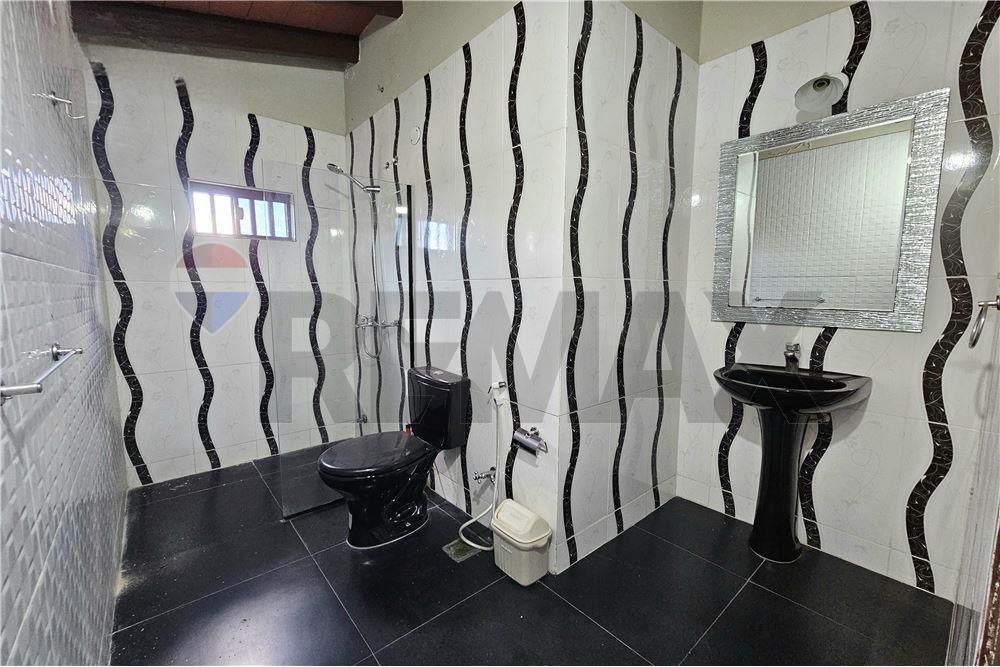 MODERNA RESIDENCIA DE 2 NIVELES - Barrio MBOKAYATY — foto 3