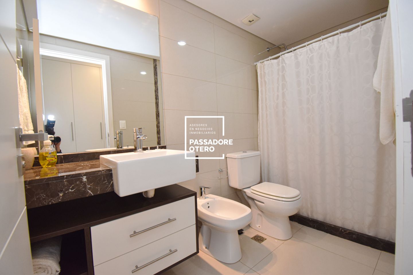 ALQUILER ANUAL DEPARTAMENTO PUNTA DEL ESTE FRENTE AL MAR · Foto 7