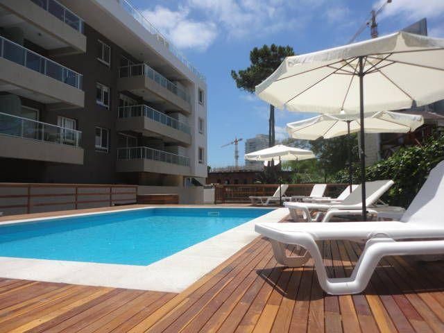 Venta departamento Punta del Este 1 dormitorio y medio piscina