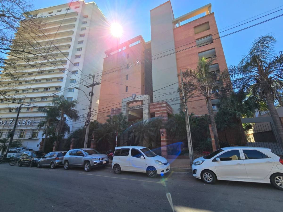 AMPLIO DEPARTAMENTO CON 3 DORMITORIOS FRENTE AL SHOPPING DEL SOL — foto 2