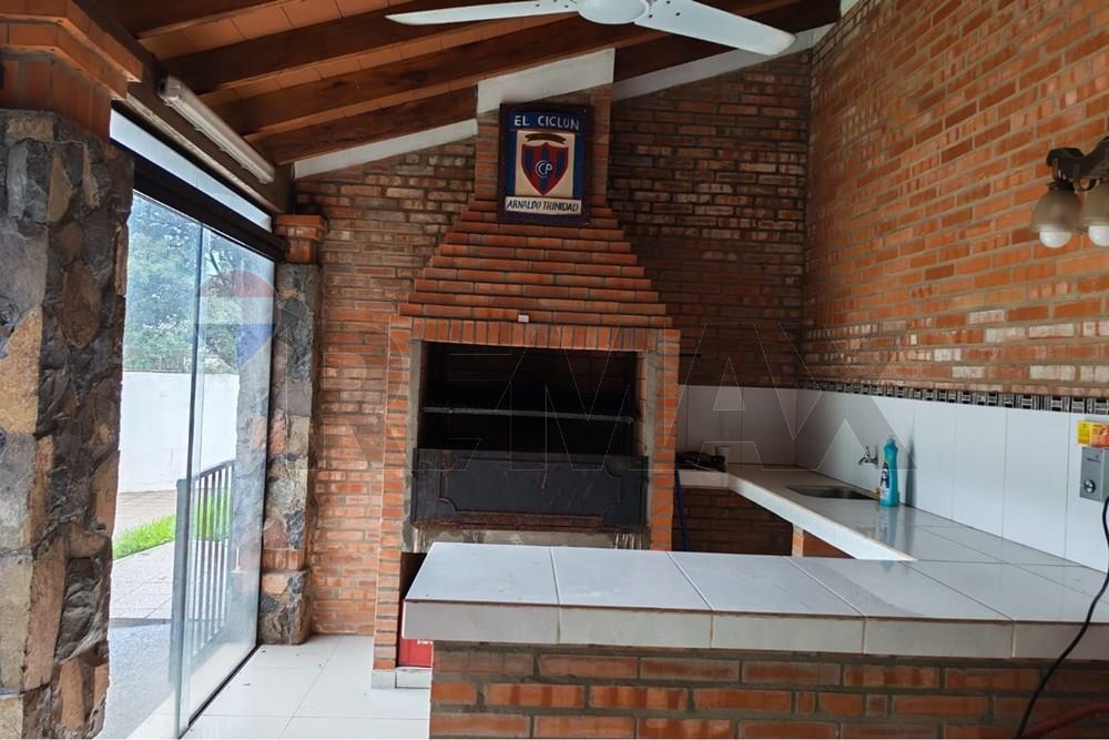 ALQUILO CASA CON PISCINA EN LA CIUDAD DE VILLA ELISA — photo 3
