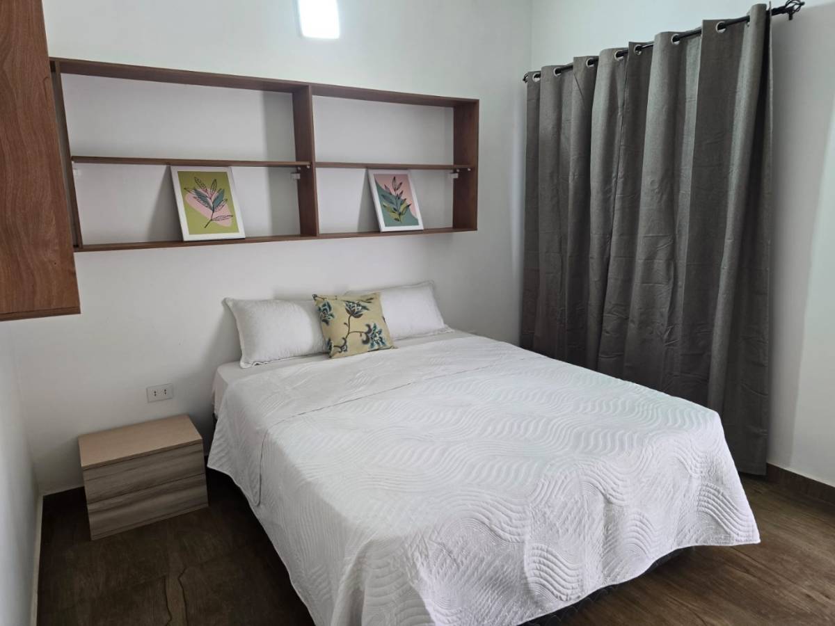 EN VENTA AMPLIA CASA EN SAN BENARDINO — foto 3