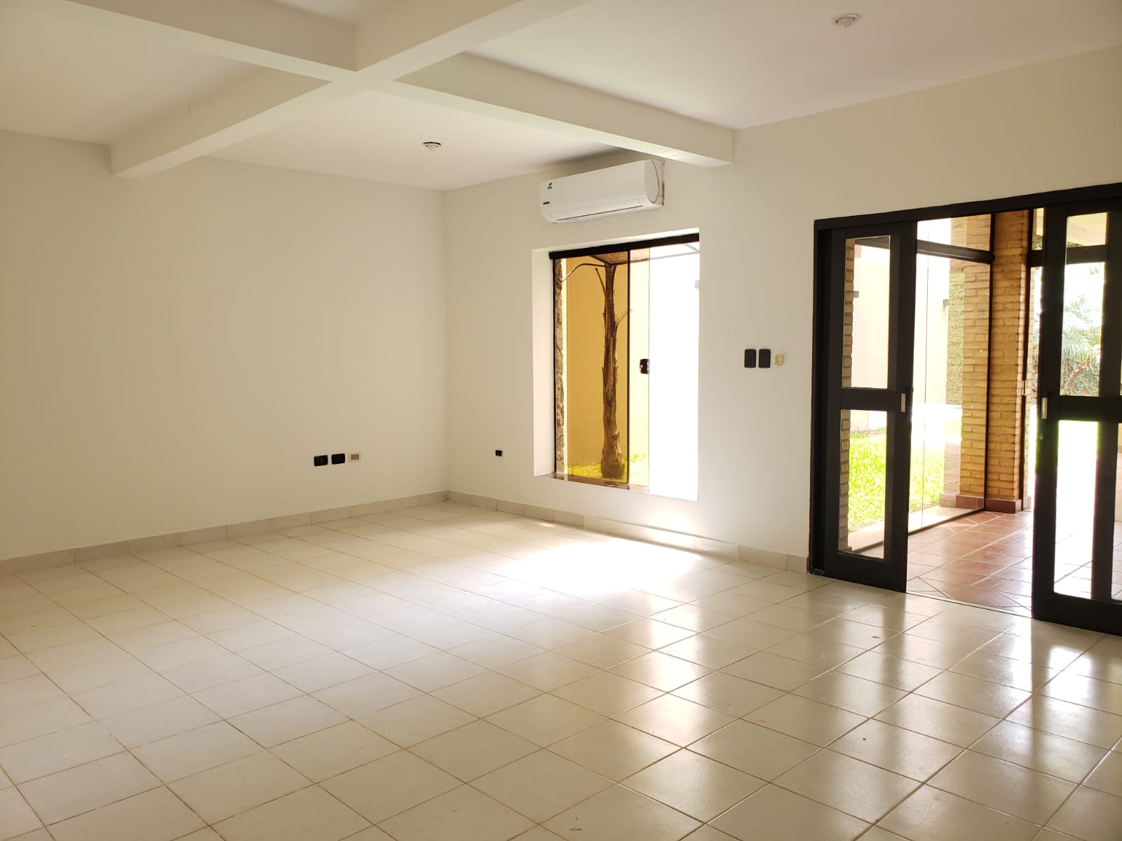 Muy Linda Casa En Barrio Cerrado  Zona Aeropuerto ! — foto 3