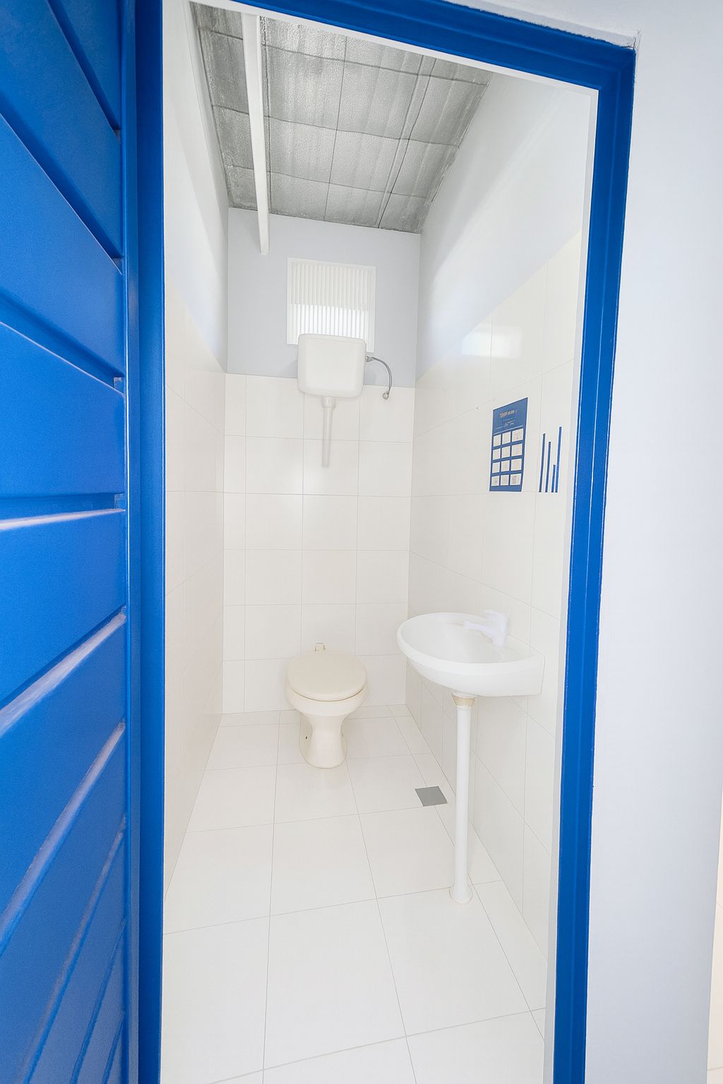 ALQUILO SALON COMERCIAL EN CUIDAD NUEVA — foto 3