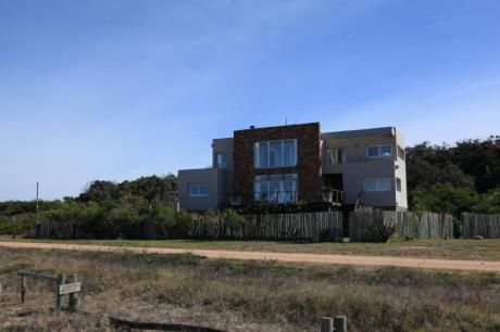 Casa En Venta 4 Dormitorios