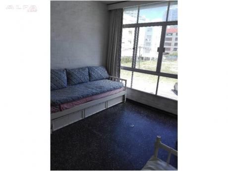 Apartamentos En Playa Brava: Alf1244a