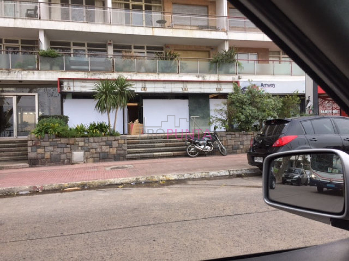 Local en Montevideo. · Foto 1