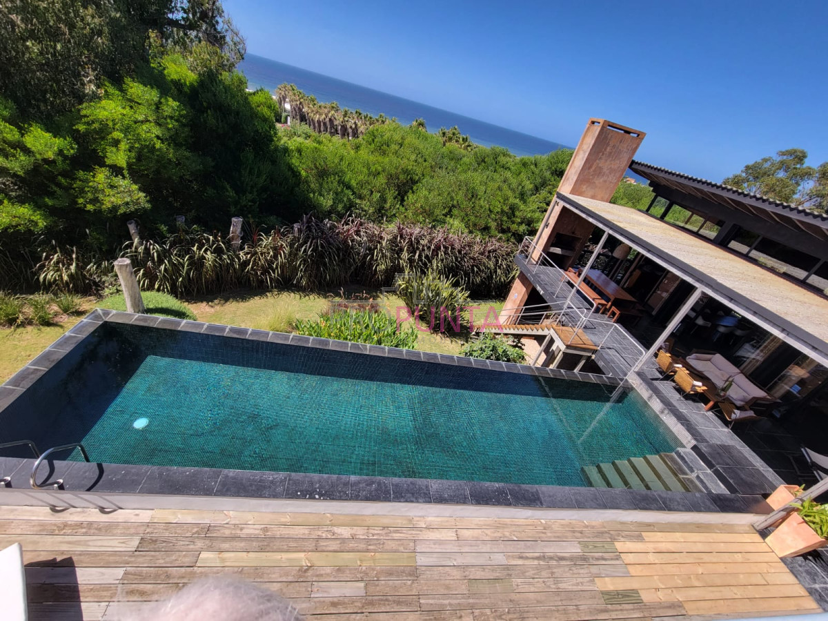 Casa en venta de 3 dormitorios en Santa Mónica
