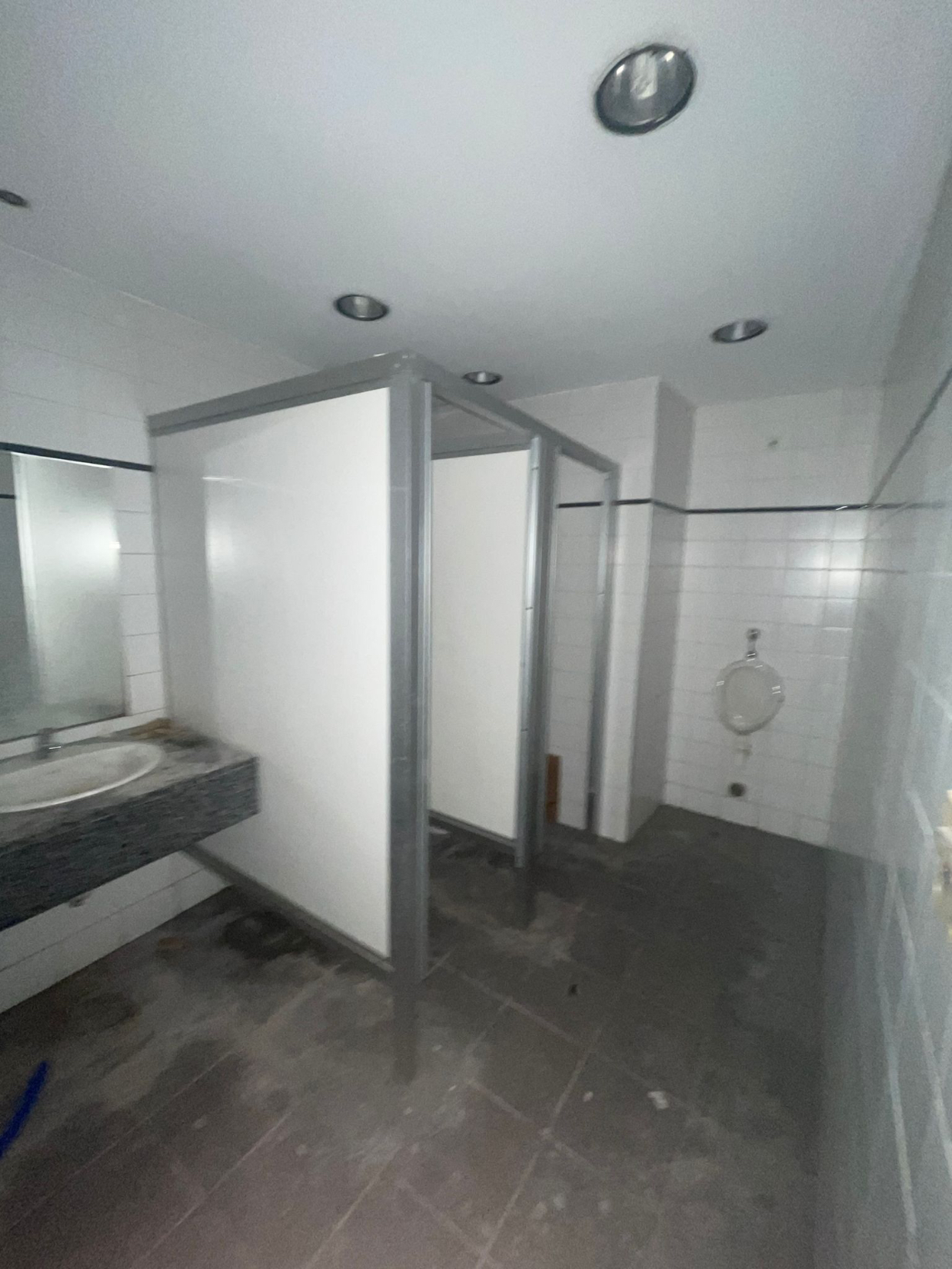 OFICINA EN ALQUILER SOBRE PEATONAL SARANDÍ · Photo 4