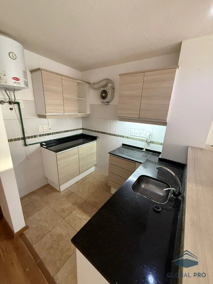 Apartamento en alquiler c/ cochera en Pocitos · Foto 1