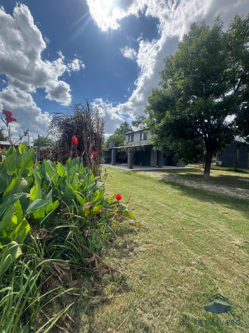 Casa en venta c/ cochera en Guazuvira Nuevo