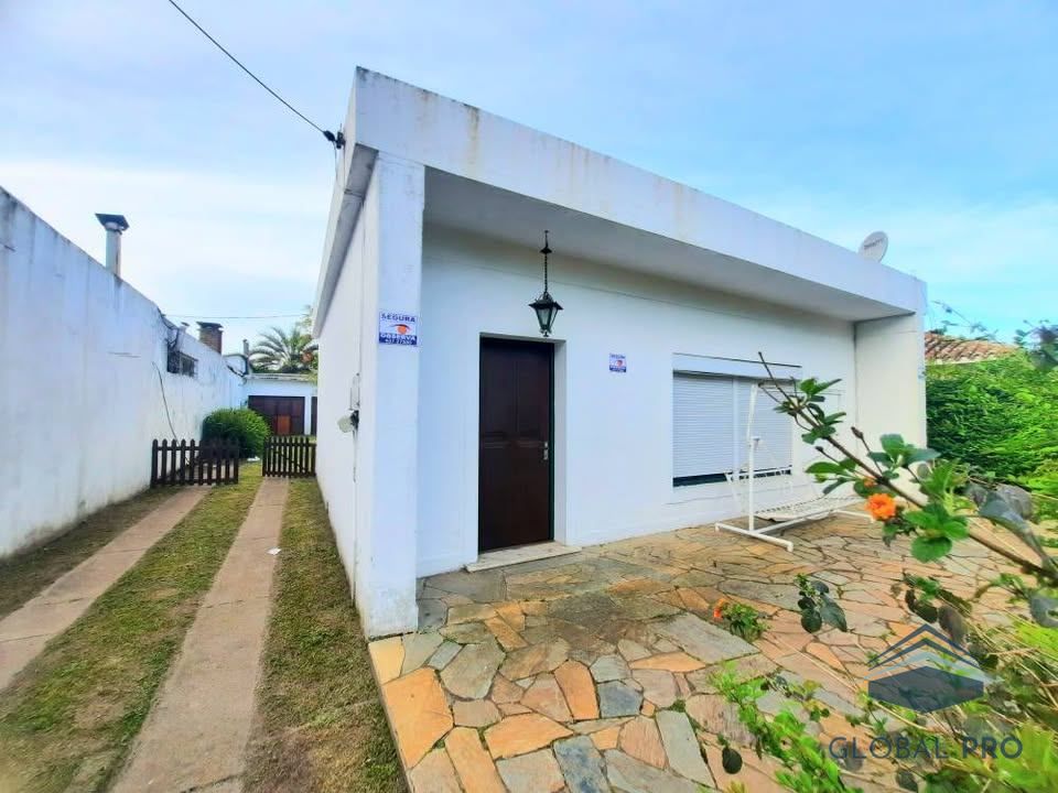 Casa en venta c/ cochera en La Floresta