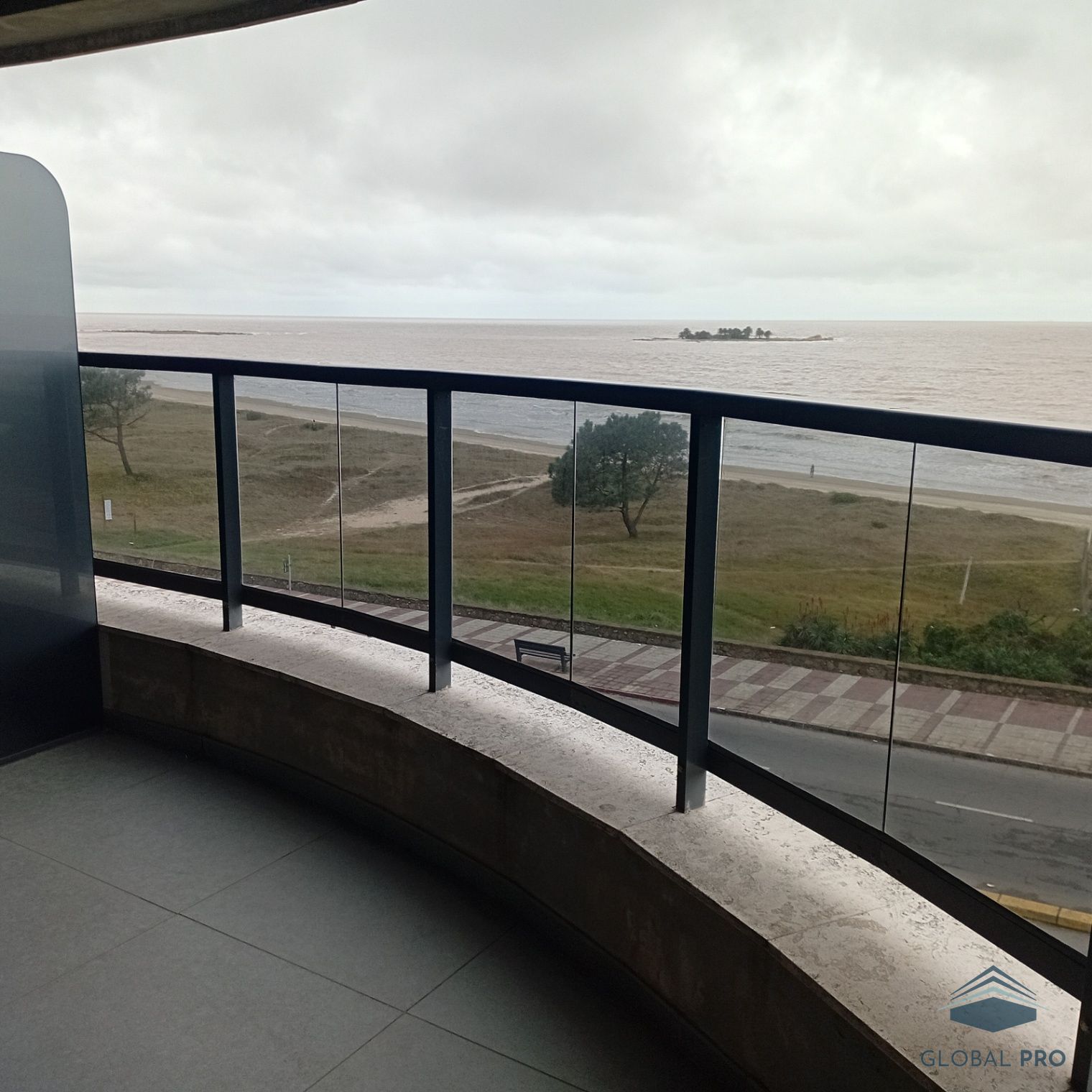 Apartamento en alquiler c/ cochera en Malvin · Foto 3