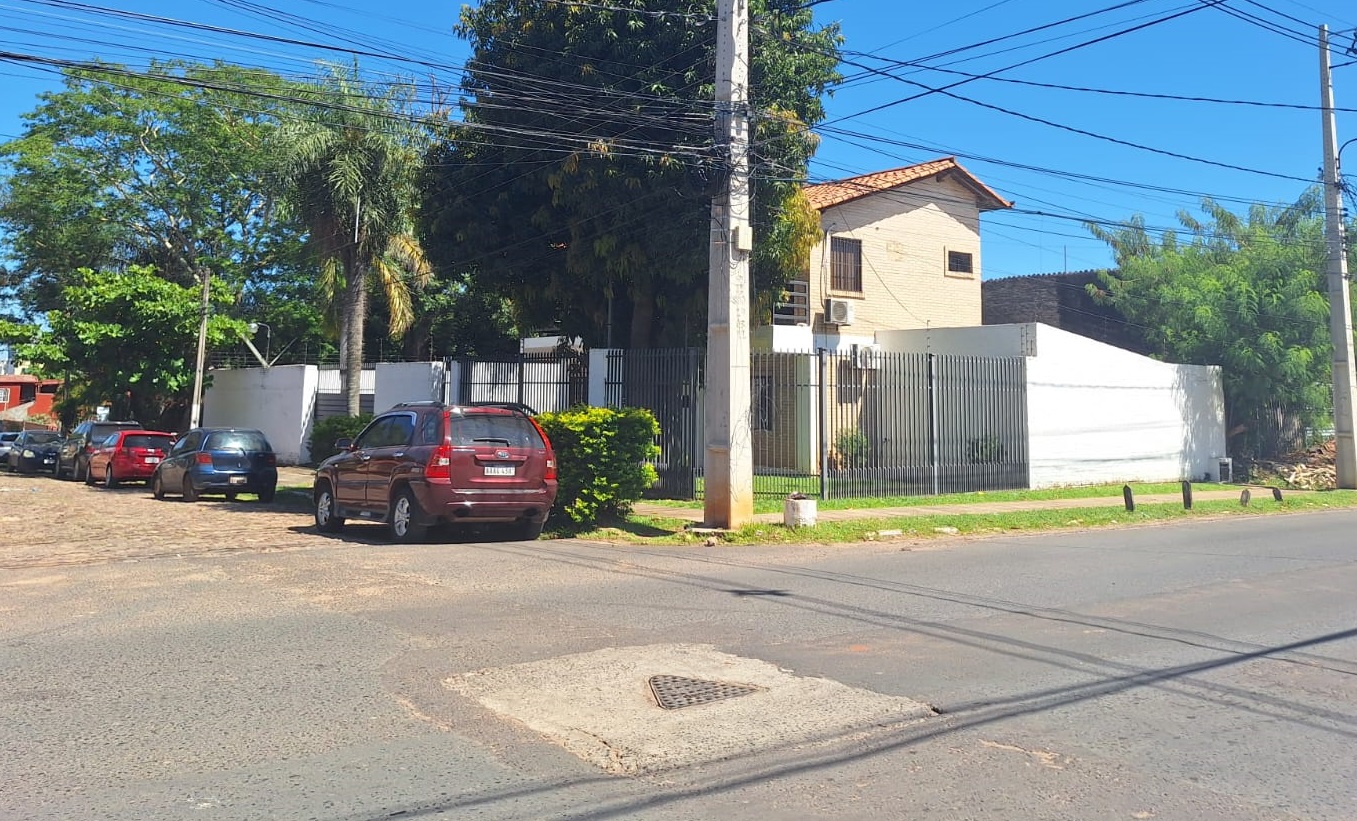 Esquina Exclusiva A 1 Cuadra De Avda. Santa Teresa — foto 2