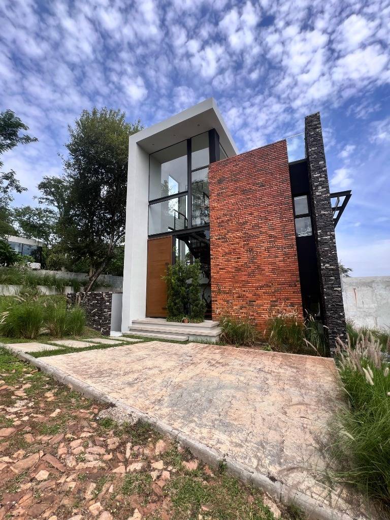 Casa en Venta 3 dormitorios - San Bernardino, Cordillera — foto 3