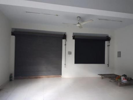 Salon Comercial En Lambare, Bâ° Santo Domingo !