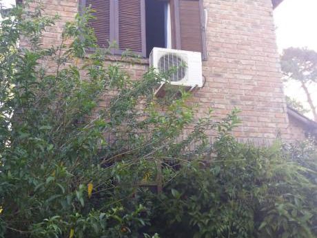 Venta Casa En Dos Niveles, 4 Dormitorios, 2 Baños Y Más, El Pinar Sur