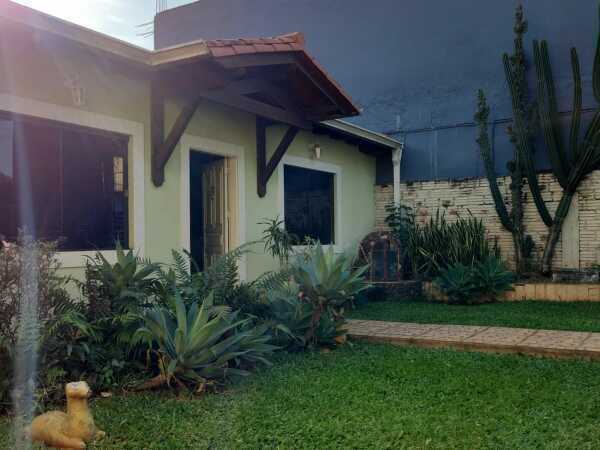 SE VENDE CASA EN EL BARRIO CIUDAD NUEVA - CIUDAD DEL ESTE — foto 2