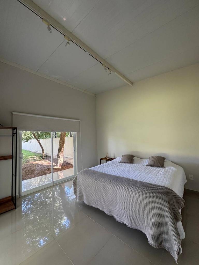 CASA EN VENTA EN SAN BERNARDINO – 5 DORMITORIOS — foto 2