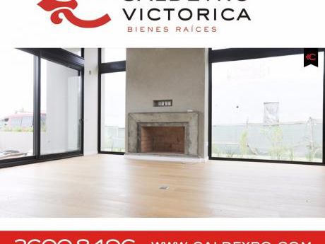 Casa Con Renta En VIñedos De La Tahona Ref.: 5243