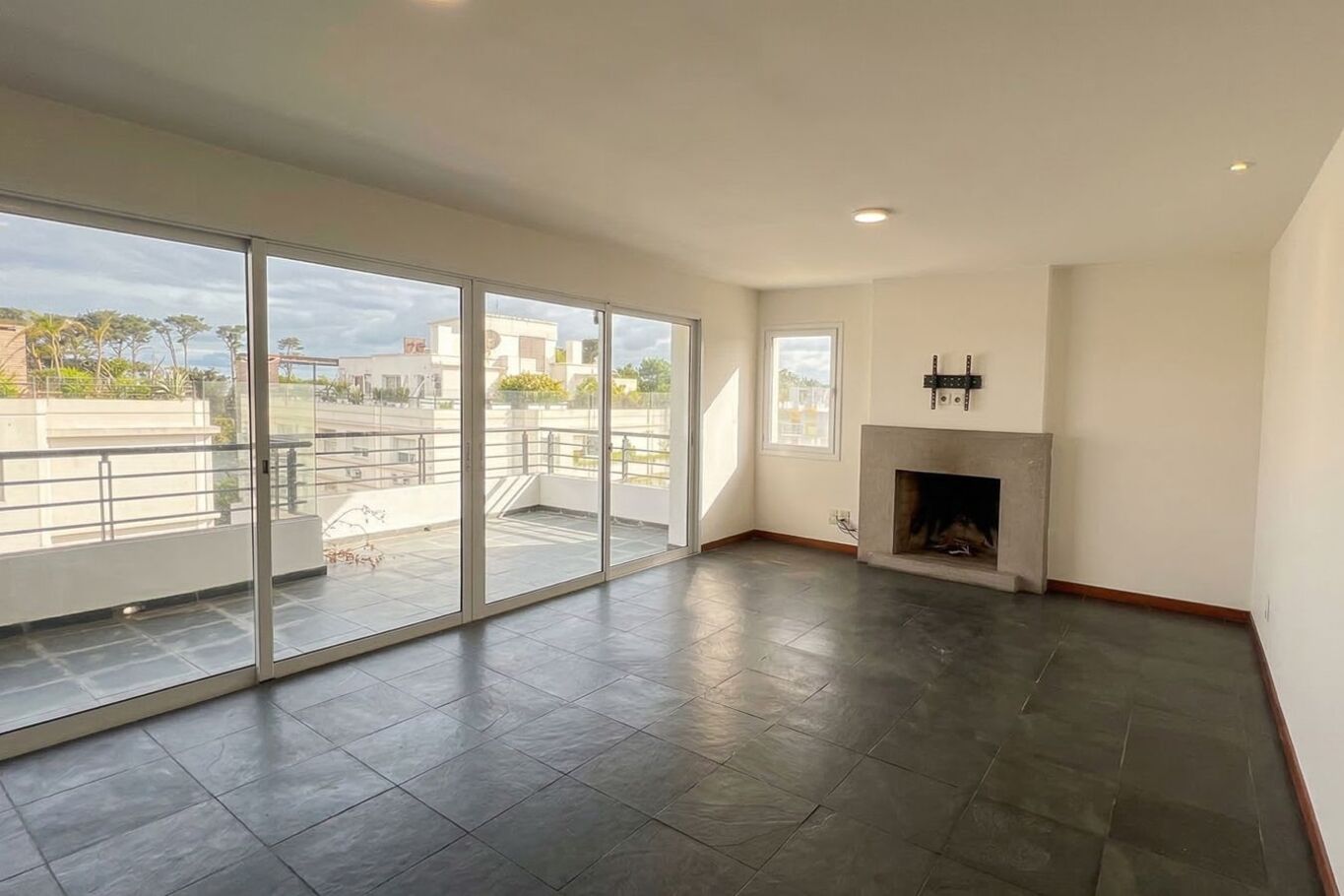 APARTAMENTO EN ALQUILER EN AV. DE LAS AMÉRICAS