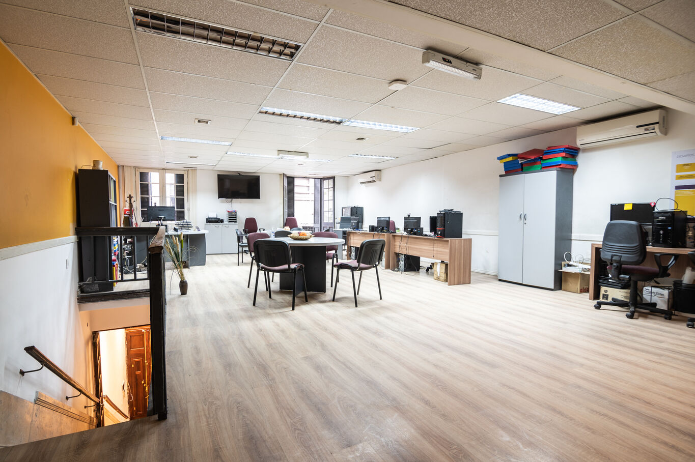 CASA DE OFICINAS Y LOCAL EN EL CENTRO DE MONTEVIDEO · Foto 6