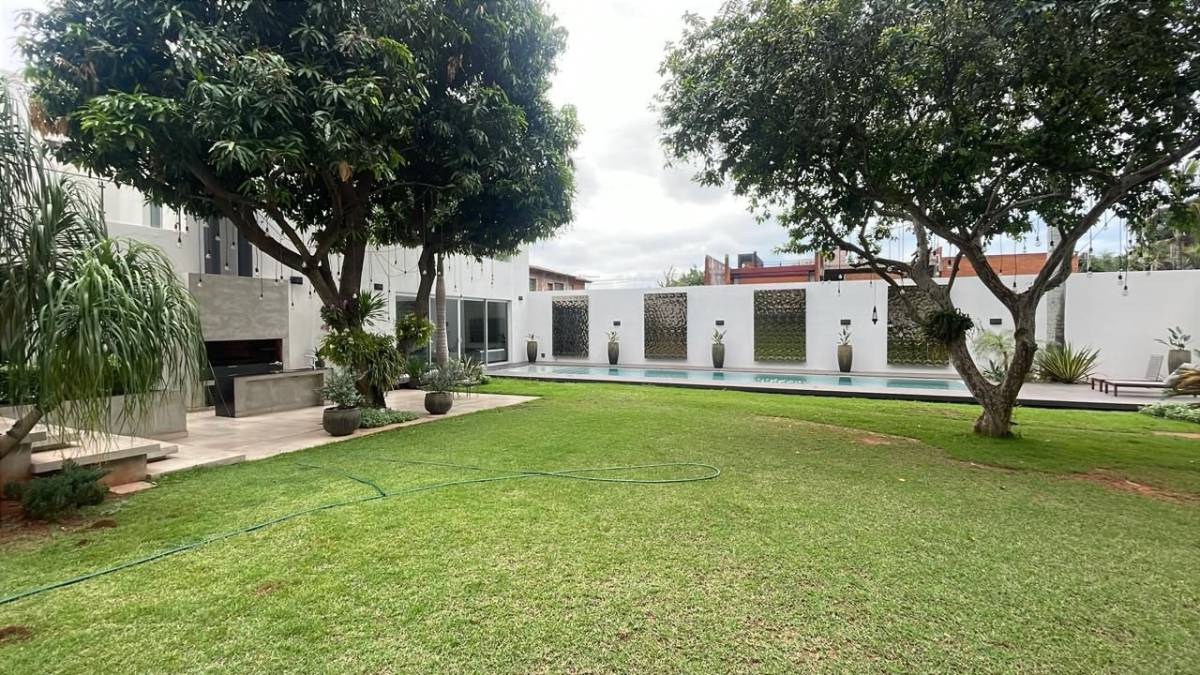 EXCLUSIVA CASA MODERNA TOTALMENTE AMOBLADA — foto 2